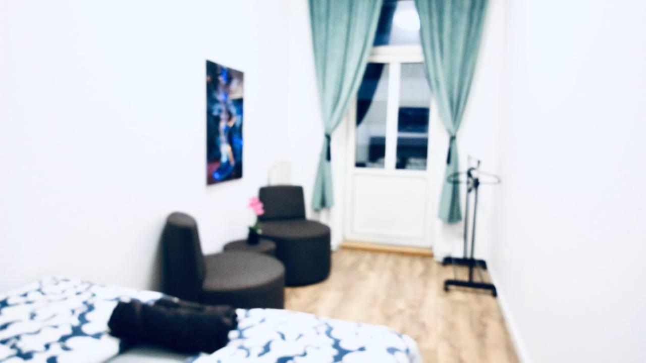 Modern Double Room Js B Вена Экстерьер фото